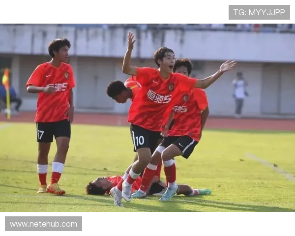 布尼亚明恒大十年珍贵时光永远